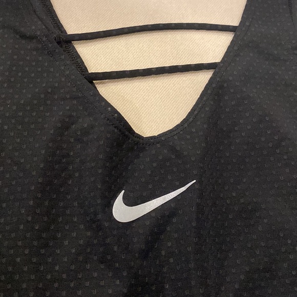 Black Nike mesh crop tank - Picture 4 of 6
